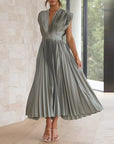 Elegantes Damenkleid mit V-Ausschnitt und Rückenfreies Design