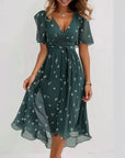 Damen V-Ausschnitt Kleid mit eleganter Silhouette Lenaria