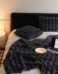 KuschelLux – Luxuriöse Felldecke für Wärme und Komfort