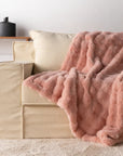 KuschelLux – Luxuriöse Felldecke für Wärme und Komfort