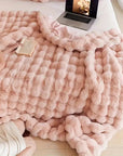 KuschelLux – Luxuriöse Felldecke für Wärme und Komfort