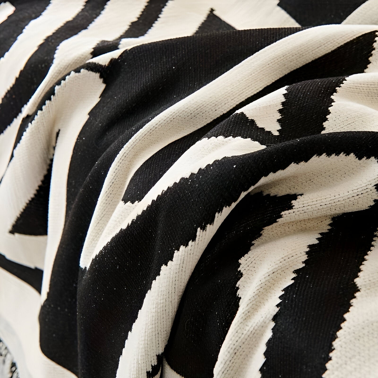 Sophie – Premium Chenille-Kuscheldecke für ultimativen Komfort